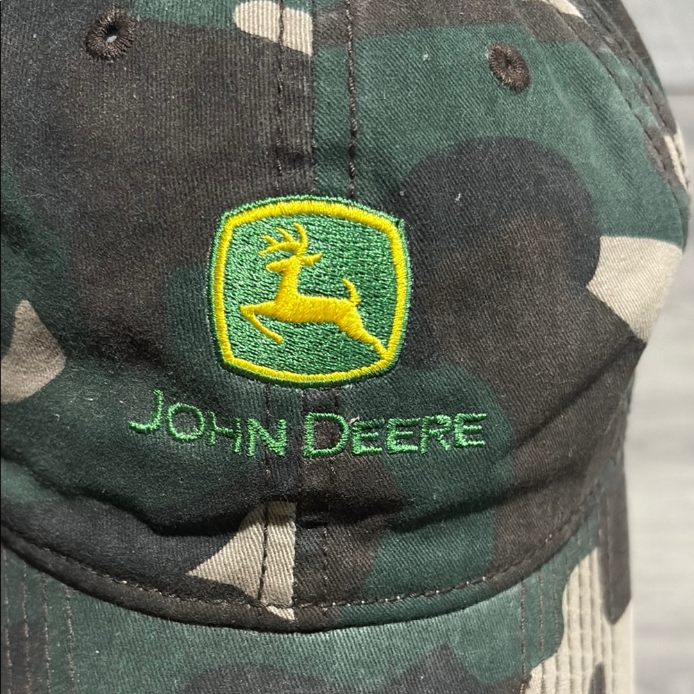 John Deere Camo Hat with Logo - Picture 7 of 7